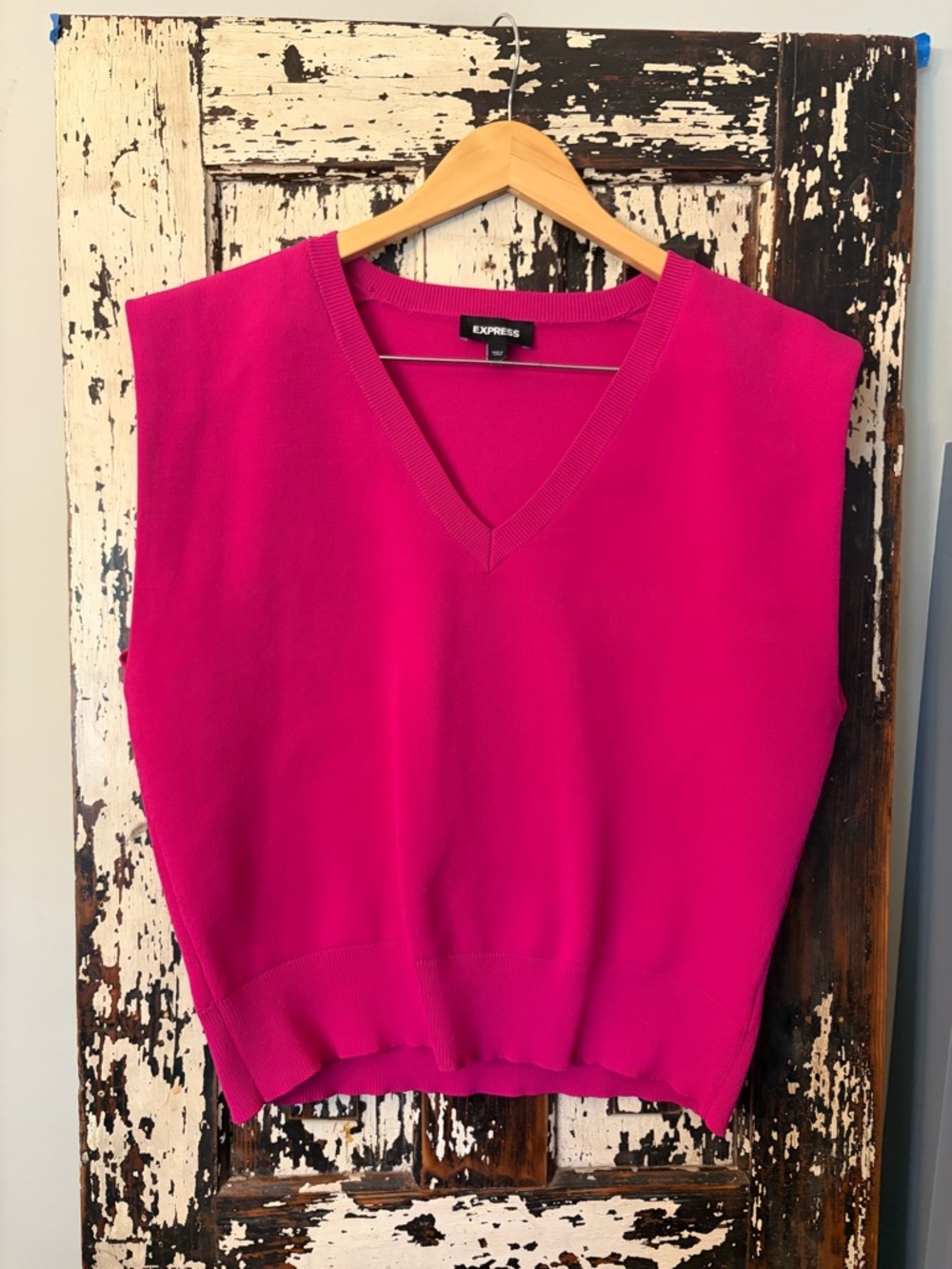 Express Hot Pink V-Neck oversized puffy sleeve sweater Vest. L
